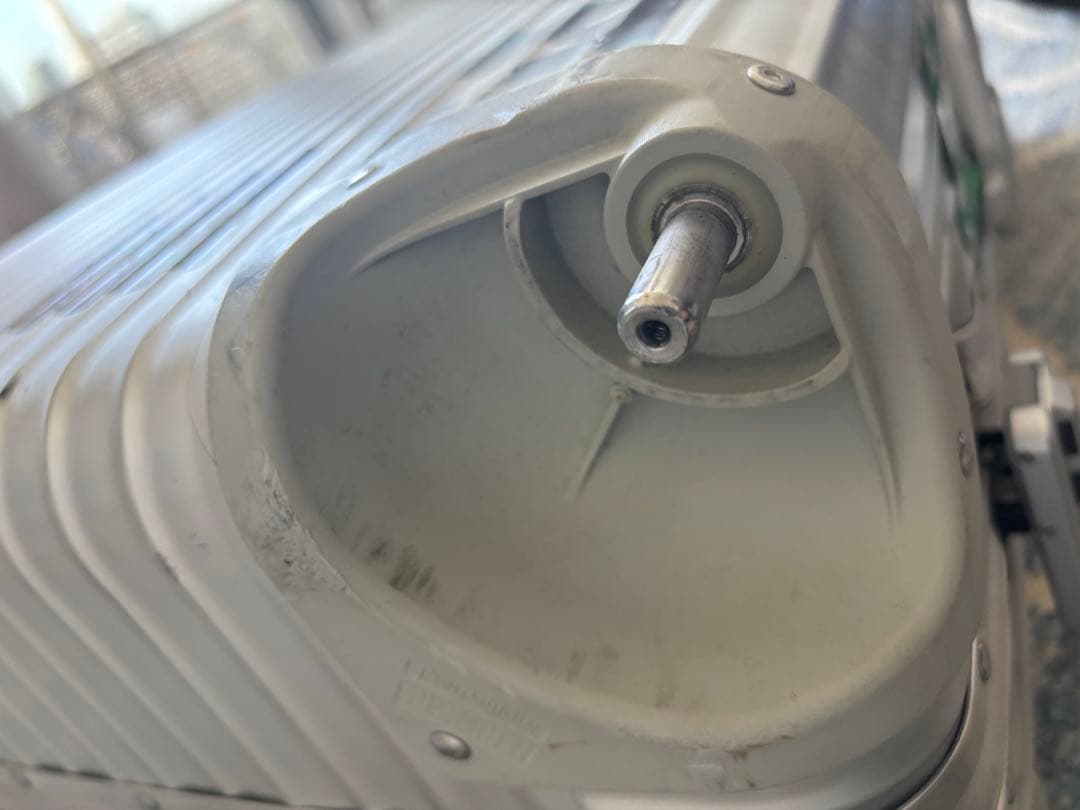 RIMOWA リモワ アルミ 大型 スーツケース シルバー（キャスター1つ欠損）