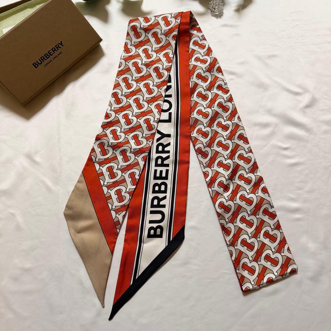 バーバリー　シルク　スキニースカーフ