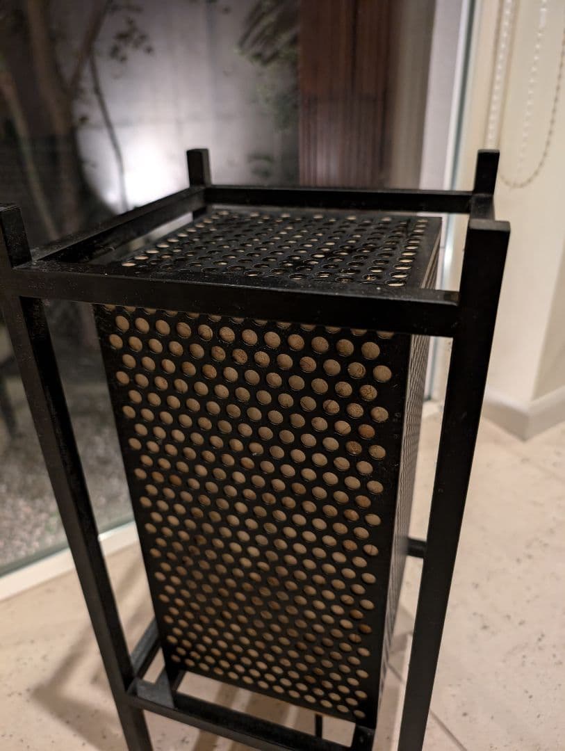 鉄製　行灯　間接証明 インテリア　和紙　灯り　黒　鉄　フロアライト　古民家