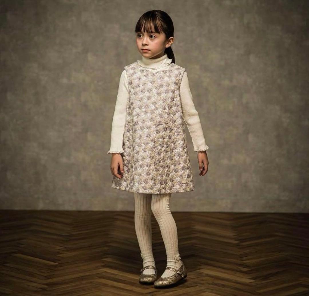 新品未使用　タグつきワンピース　タルティーヌエショコラ　　130 総刺繍