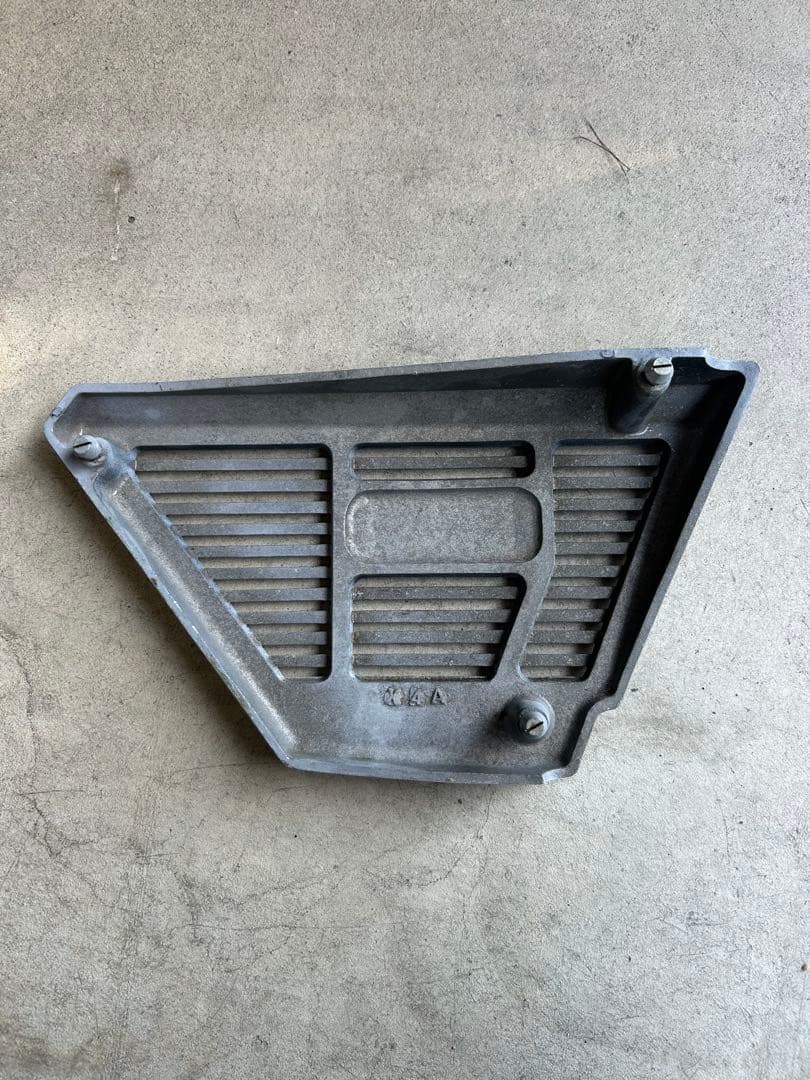 Z400FX BEETサイドカバー　ビート　左のみ