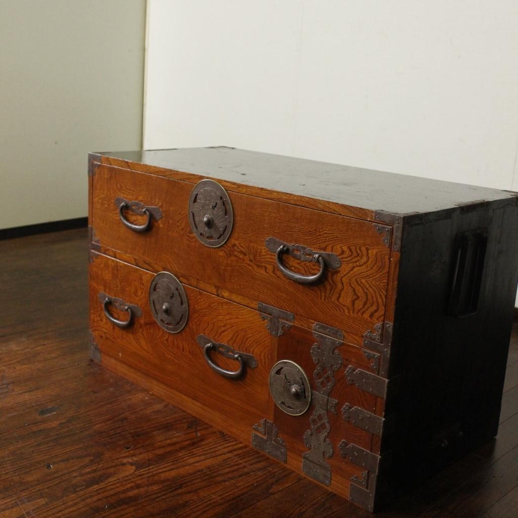 欅共縁！蝶覆輪！時代箪笥・四杯！和家具サイドボード古家具和モダンローチェスト古布