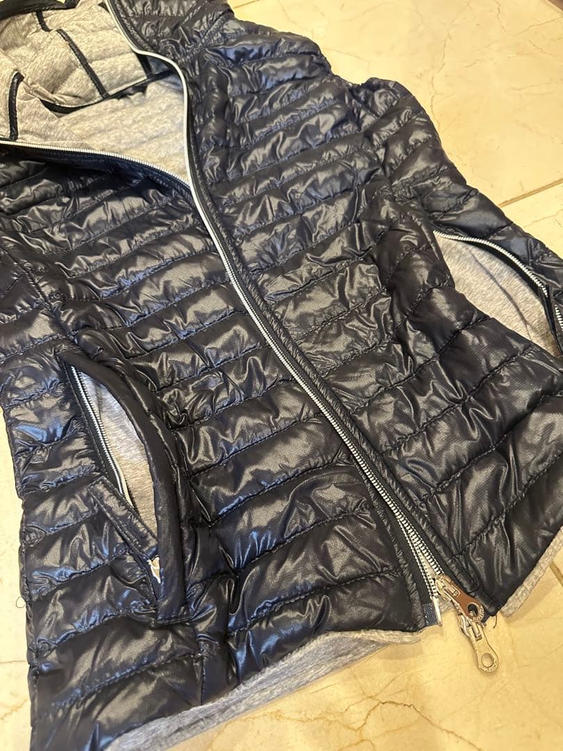 Duvetica フード付きダウンベスト ネイビー