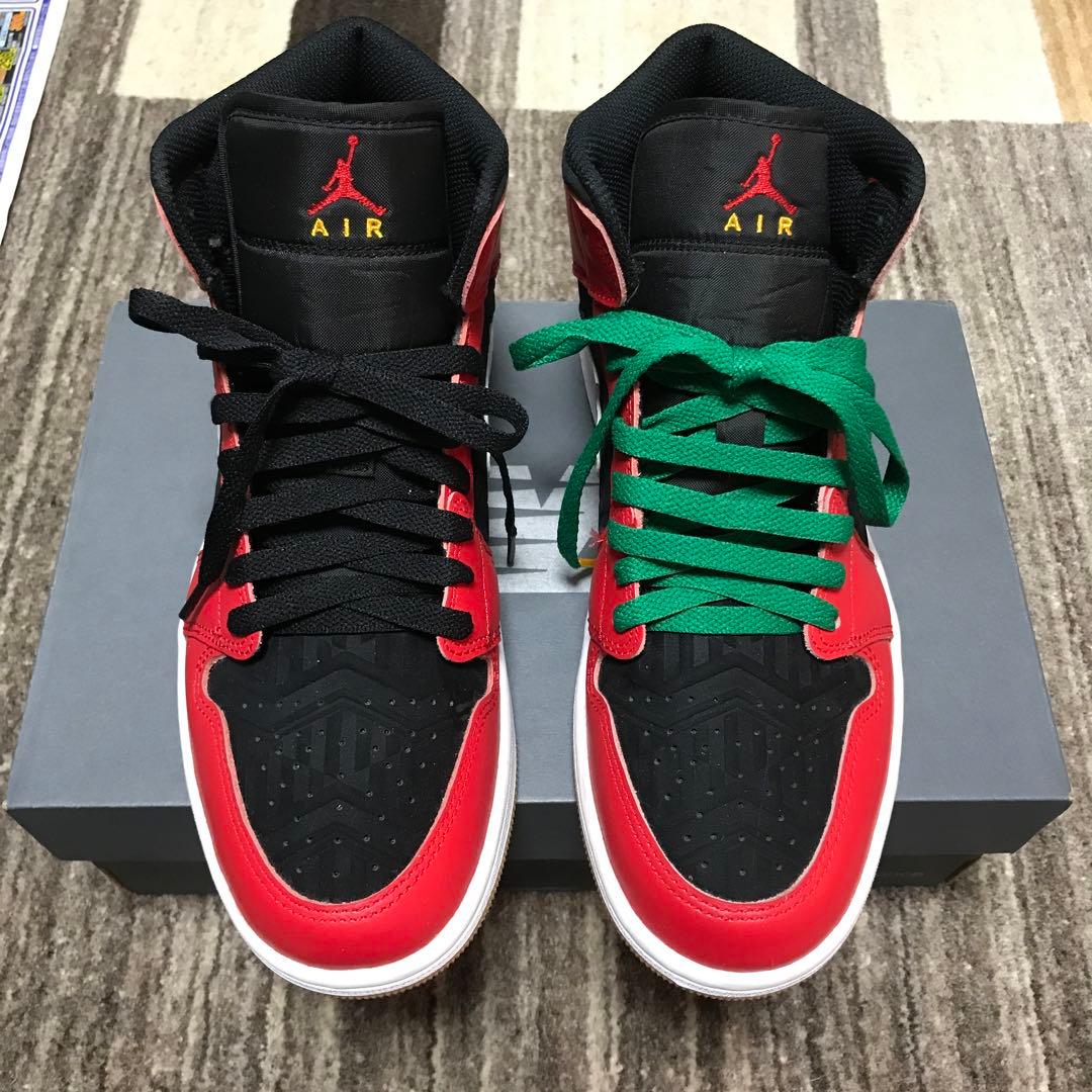 ナイキ：ハイカットスニーカー