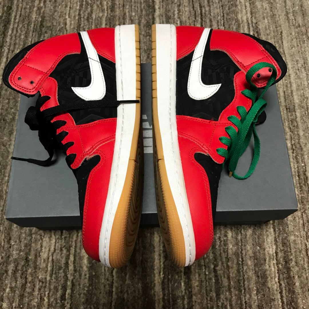 ナイキ：ハイカットスニーカー