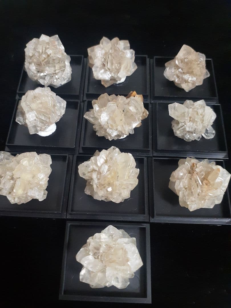 ジプサム　燐光　鉱物セット 個数を確認下さい。個数に応じて、値段が変動します。