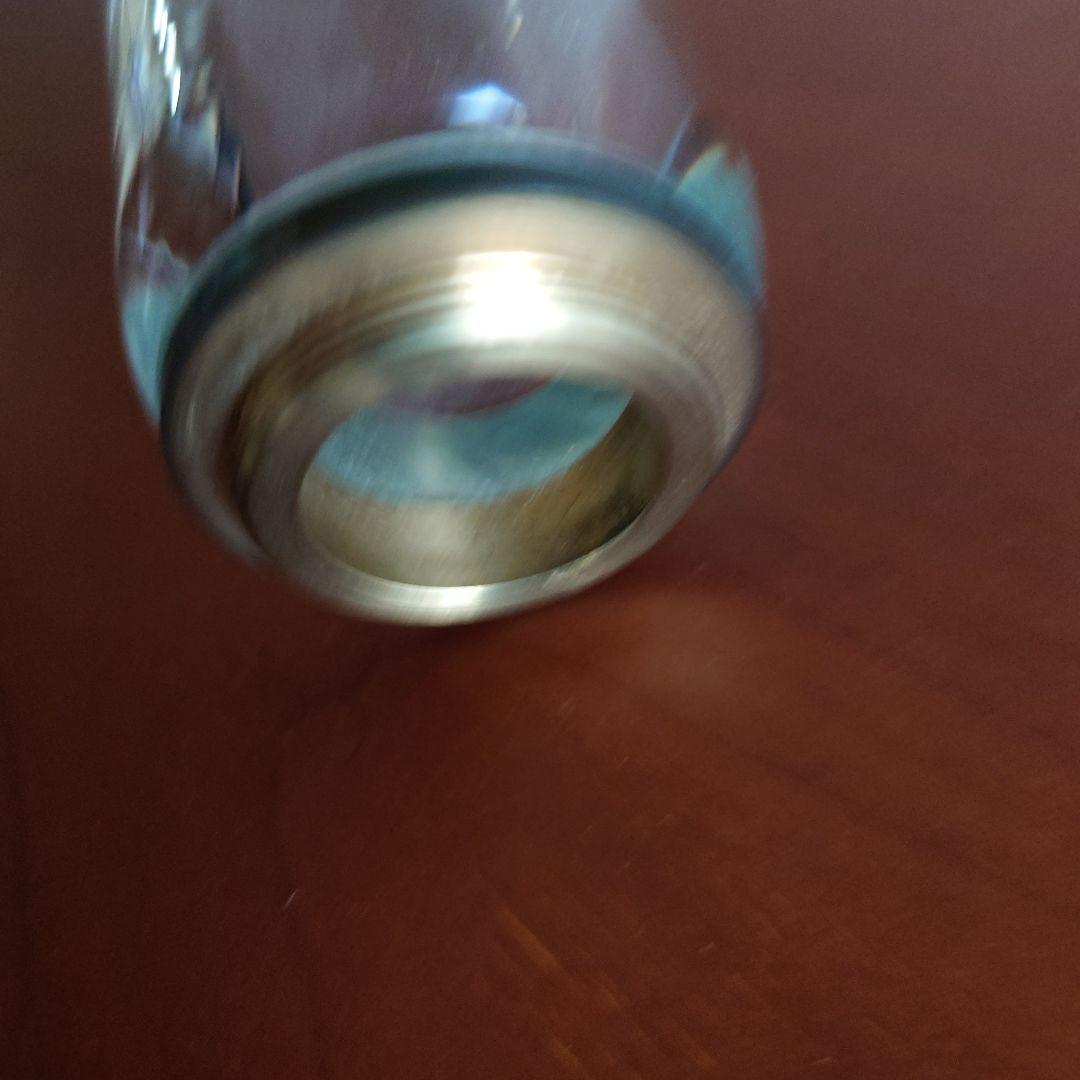 スパイラルデザインのオーダーガラス花瓶