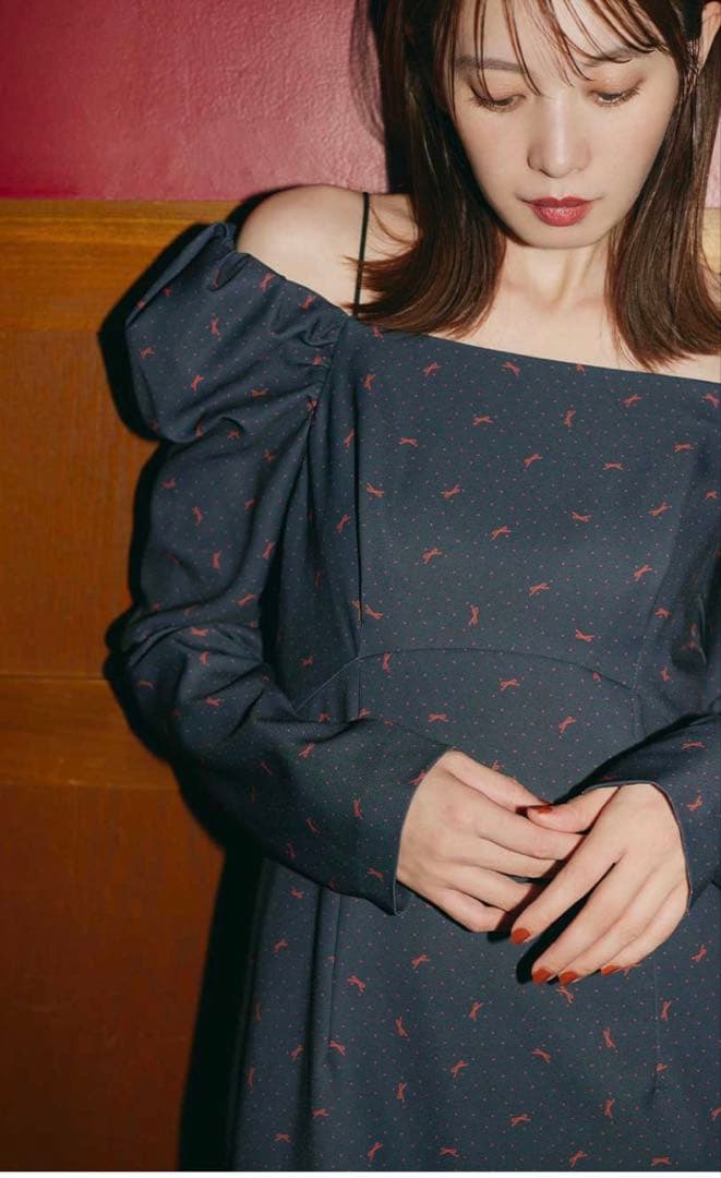 COCO DEAL スクエアネックプリントワンピース　ネイビーリボン