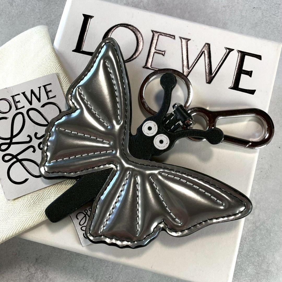 美品●LOEWE とんぼ チャーム キーホルダー カラビナ リング レザー 銀