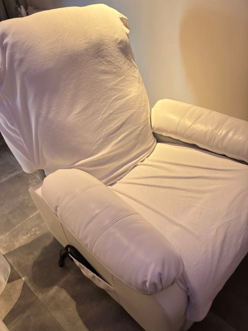 シフォンジュニア　サロン　電動　リクライニングソファ　ホワイト