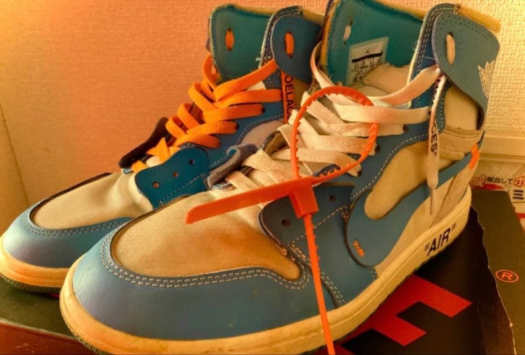 Off-White x Air Jordan 1 ブルー/ホワイト