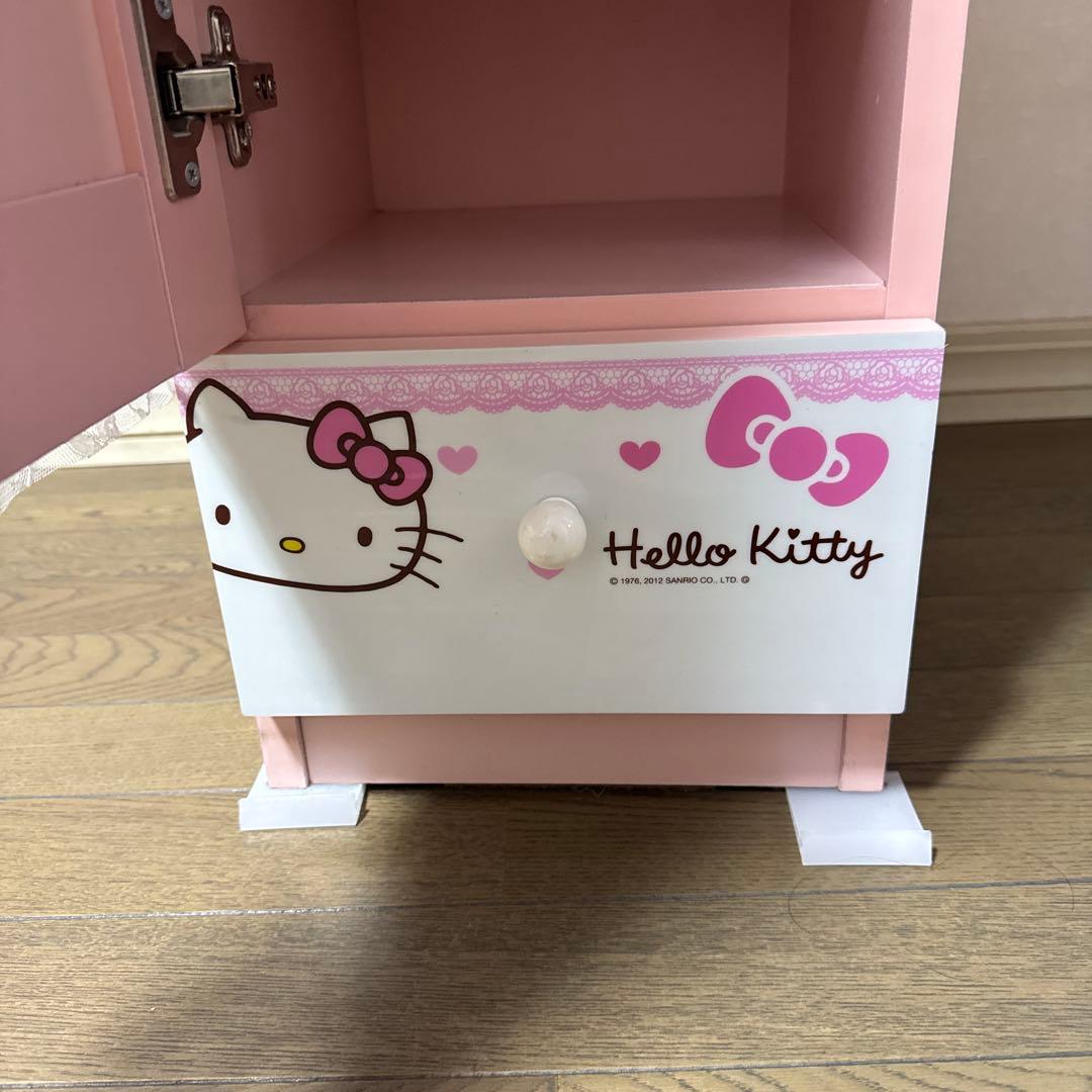 ハローキティ キティちゃん　レース付き　ミラー付きピンク棚