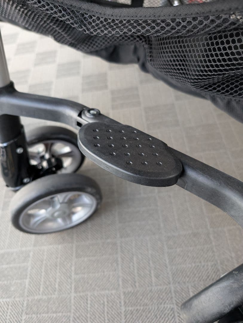 【匿名送料込・直引取１万】コンビ　ツインスピン　二人乗り　双子　ベビーカー