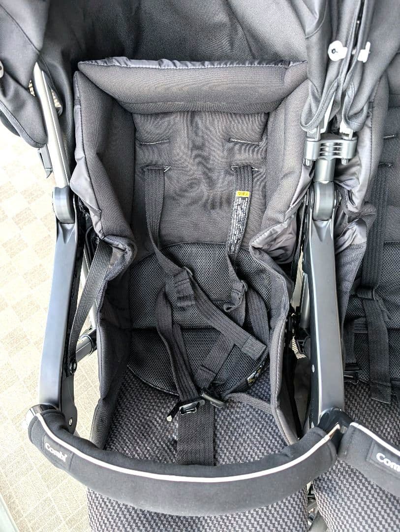 【匿名送料込・直引取１万】コンビ　ツインスピン　二人乗り　双子　ベビーカー