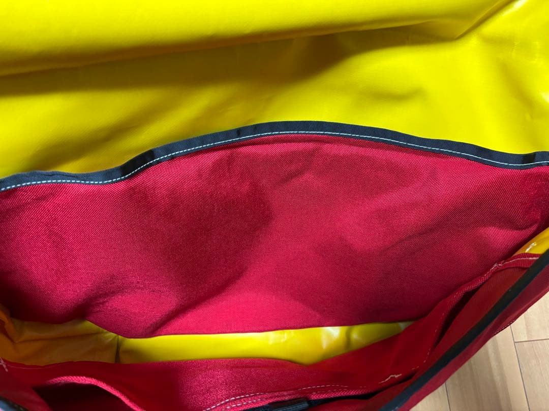 reload リロード　メッセンジャーバッグ　レッド　イエロー