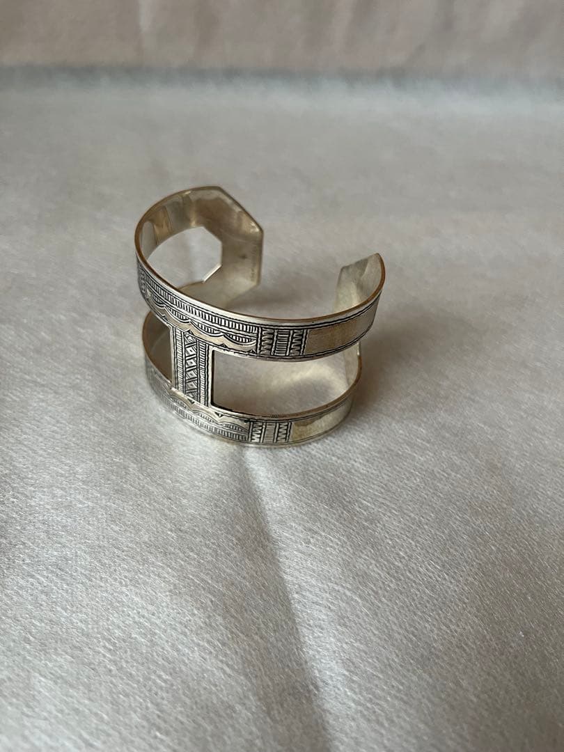 新品Adawat'n Tuareg BOTAM TOUSSAGHバングル