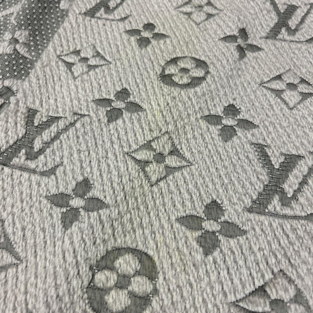 ルイヴィトン　エシャルプ ロゴマニア マフラー　ライトグレー