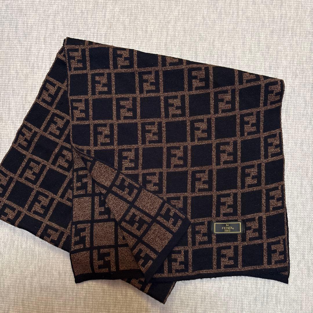 FENDI★リバーシブルマフラー★フェンディ ￼ズッカ柄ストール★黒×茶