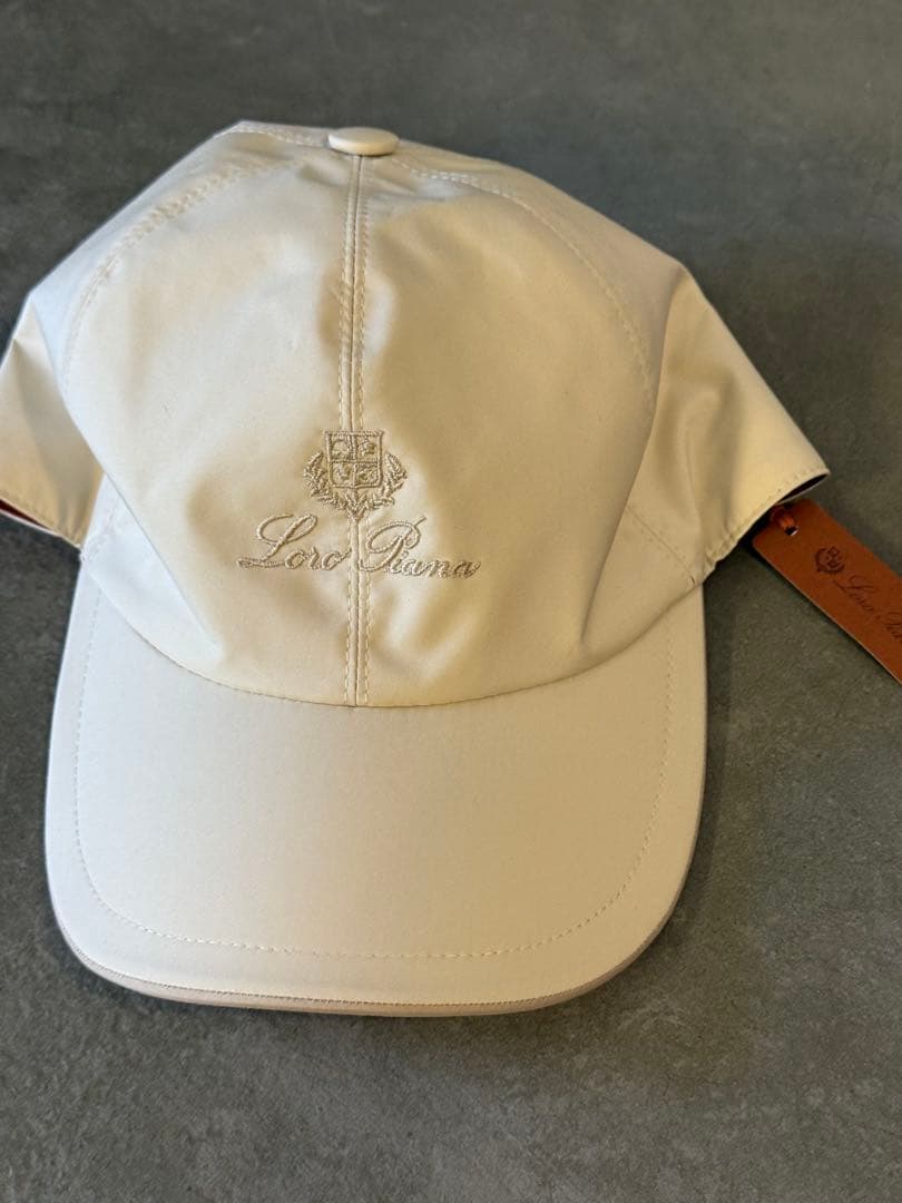 新品未使用　ロロピアーナ　キャップ　Sサイズ