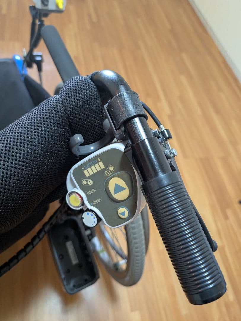 電動車車椅子・バッテリー・充電器付　引き取り限定（京都）