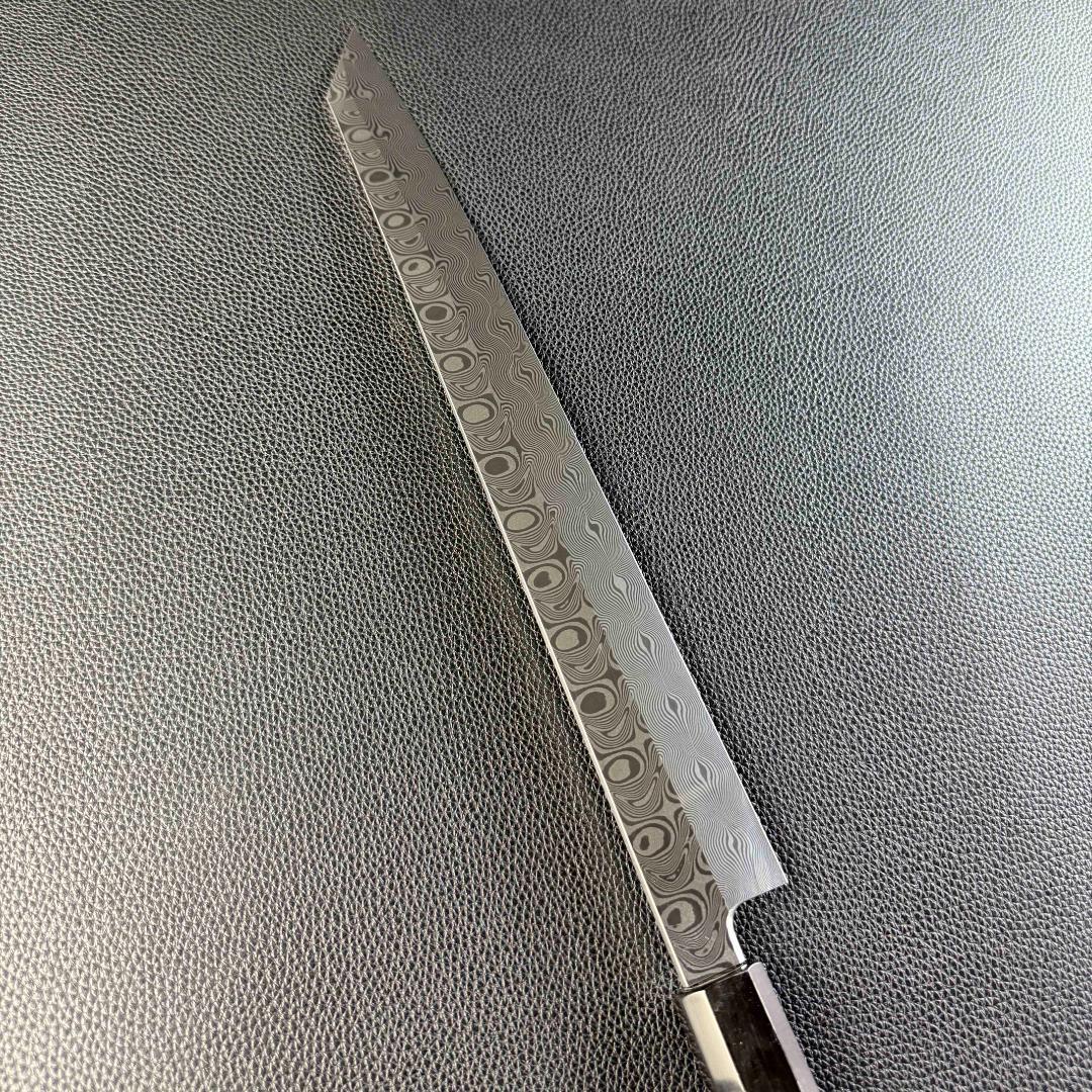 9572新品ダマスカス 切付包丁 尺一 海流紋105層 黒檀黒水牛白三本巻八角柄