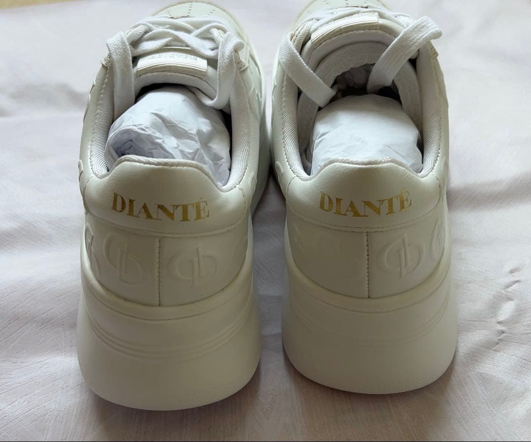 DIANTE EMBOSS LOGO SOLE SNEAKERS ホワイト
