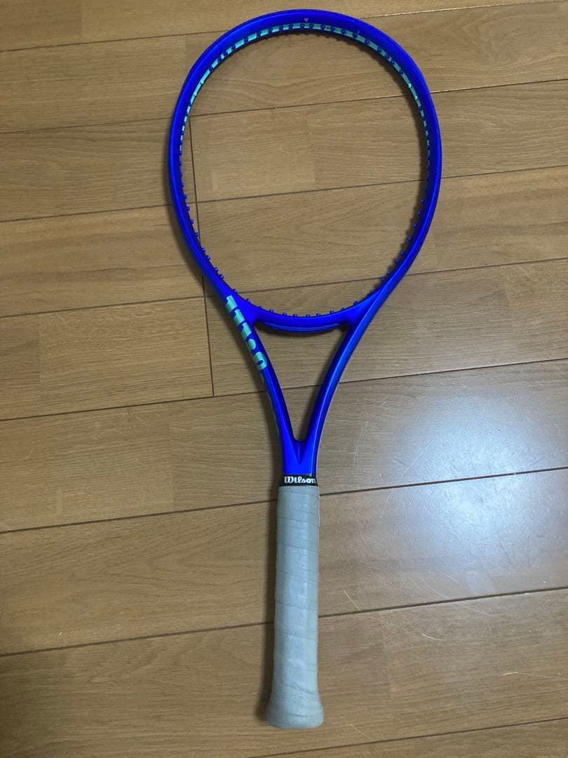 Wilson 硬式テニスラケット　ULTRA 100 V5