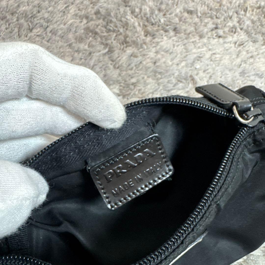 【極美品】PRADA プラダ ポーチ 化粧ポーチ ペンケース 小物入れ ブラック