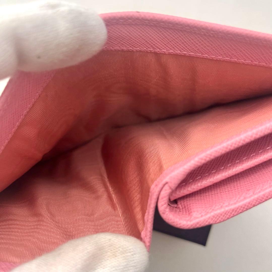 ほぼ未使用 PRADA プラダ サフィアーノ ピンク 二つ折り財布 0127-④