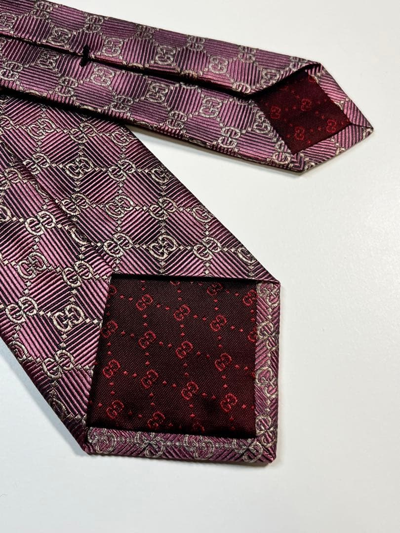 名作✨極美品✨GUCCI グッチ ネクタイ 高級シルク　GG柄　光沢感