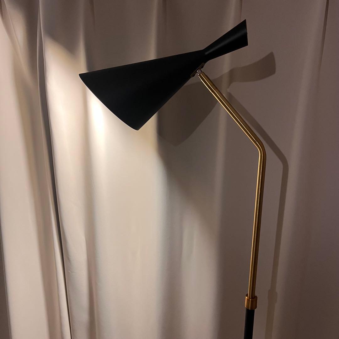 ジェネシスフロアーランプ Genesis-floor lamp