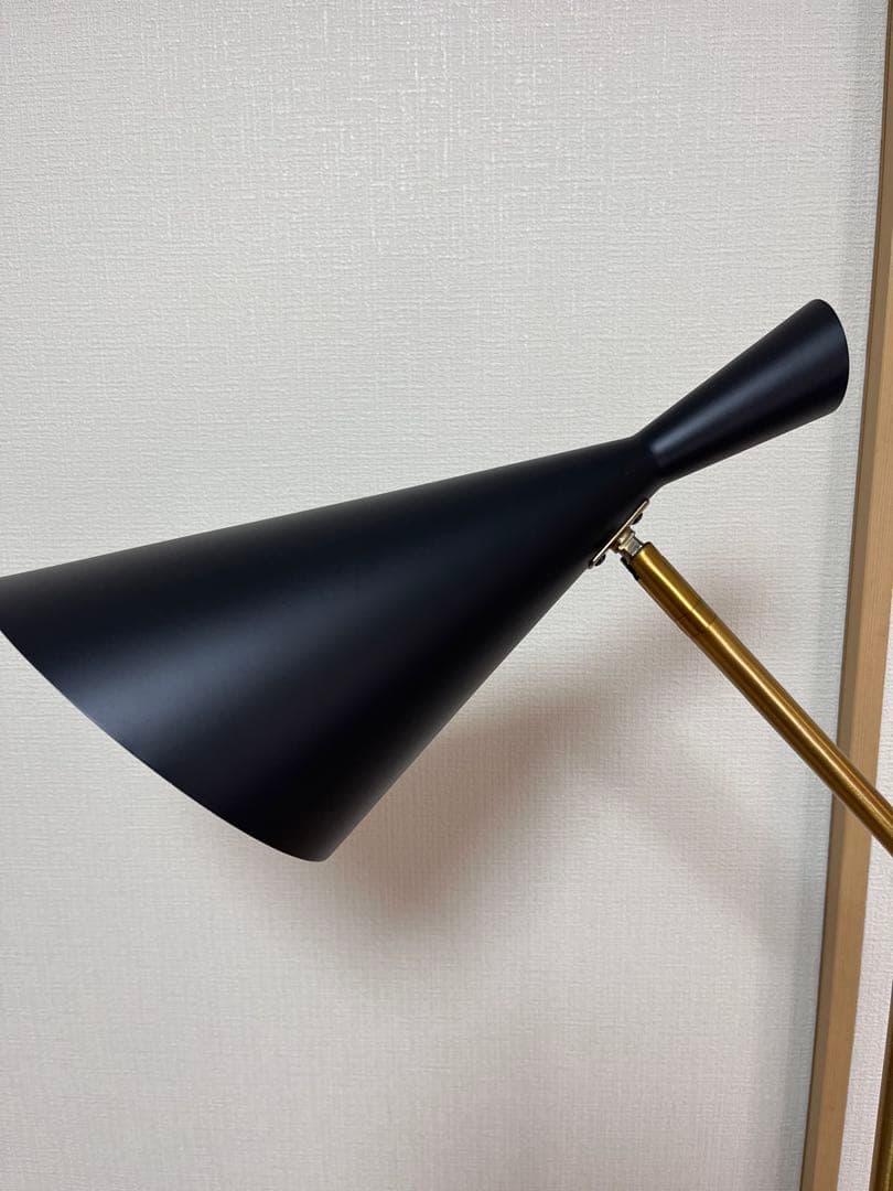 ジェネシスフロアーランプ Genesis-floor lamp