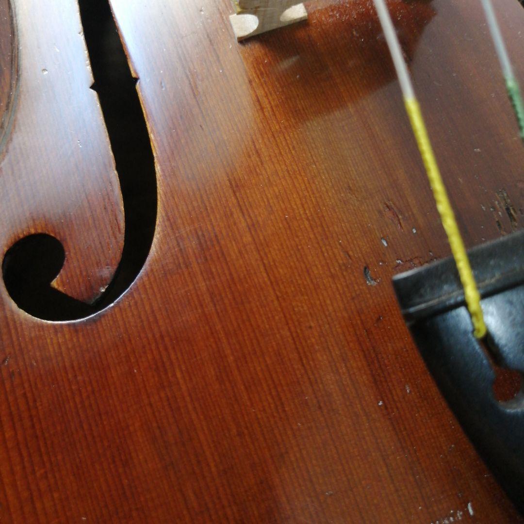 オールドフレンチ　ヴァイオリン　(An old French violin)
