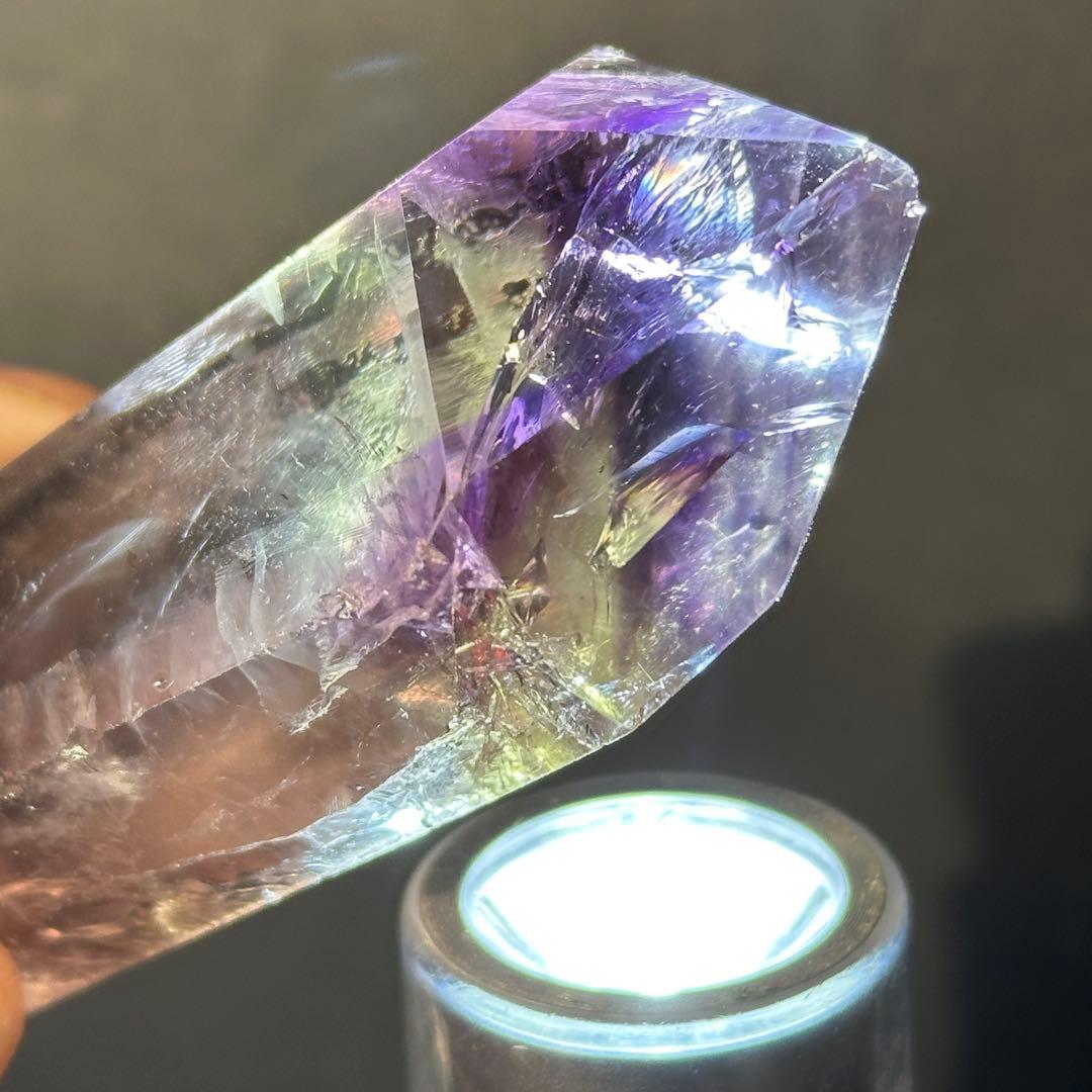 天然石アメジストのポイント　天使の指紋付き　置物G.201