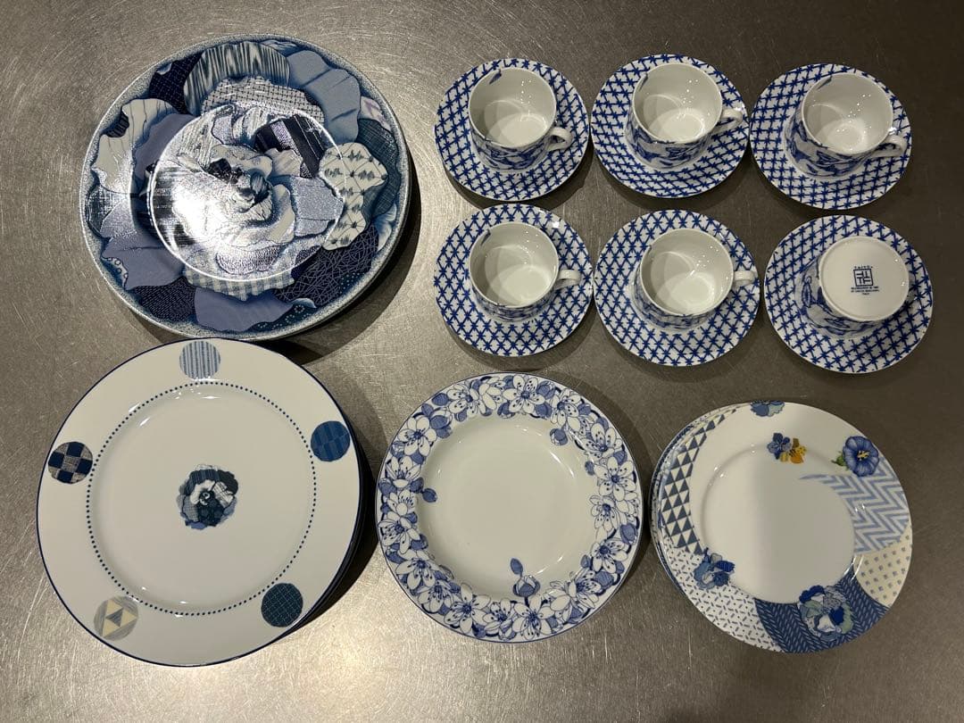 12/17 お値下げ　イタリア　TAITU製ディナーセット26点