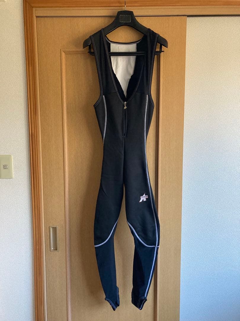 assos ウインタージャケット・ビブパンツ・キャップ・ソックス