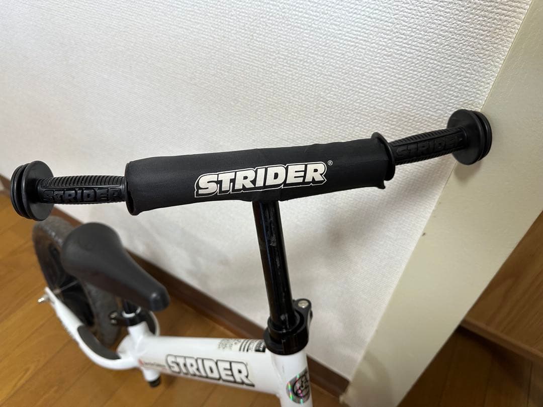 STRIDER バランスバイク ホワイト・ブラック　専用バッグ付