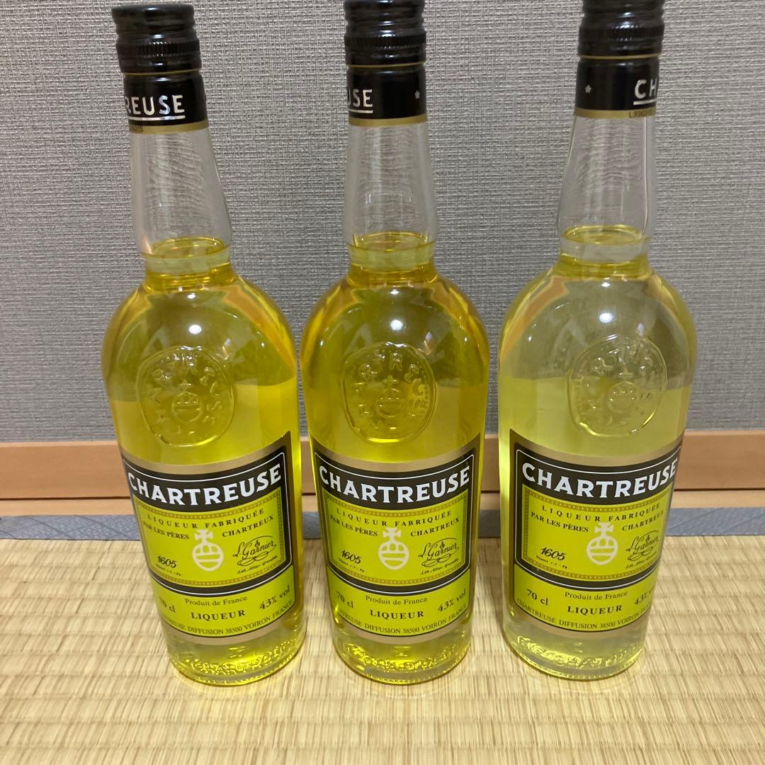 シャルトリューズ　ジョーヌ 700ml 43% 3本