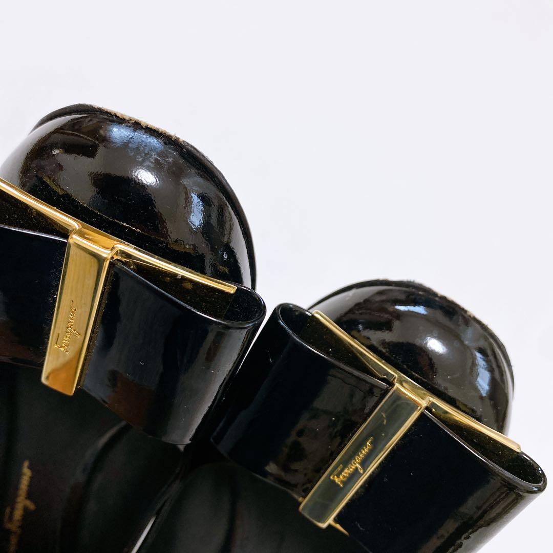 美品 フェラガモ　フラワーヒール エナメル ブラック 37.5