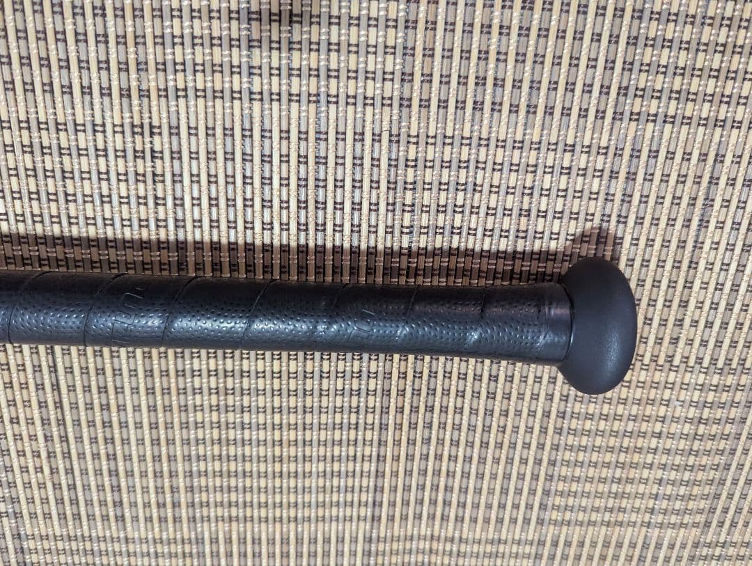 【お得！】新品・軟式用レガシー ミドル(84cm/730g)(バットケース付)