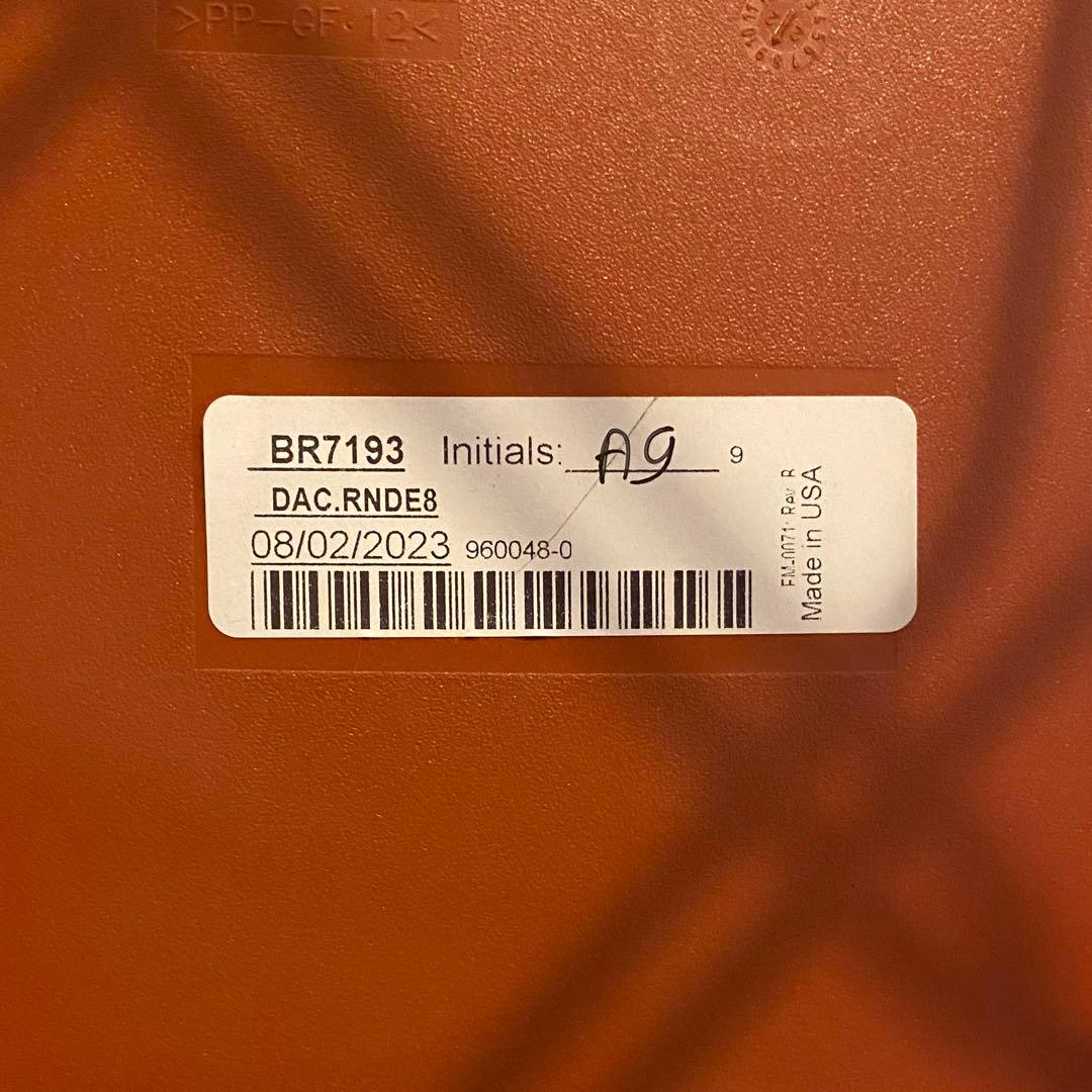 Herman Miller HAY イームズプラスチックシェルアームチェア