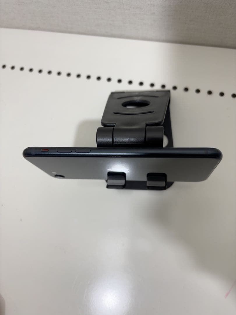 早い者勝ち　[SIMフリー]Apple iPhone 64GB