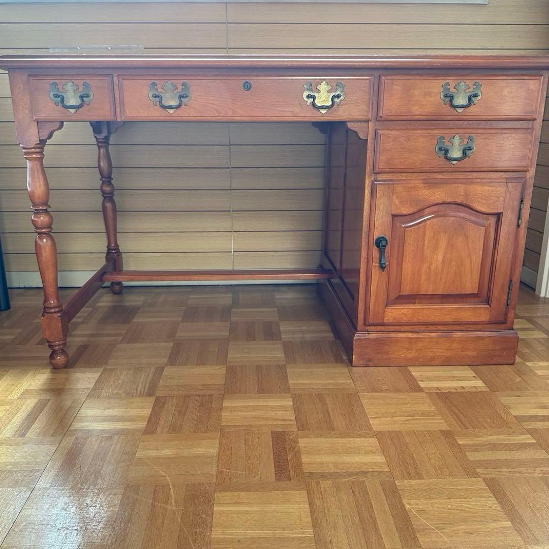 横浜クラシック家具ダニエル　樺桜片袖机