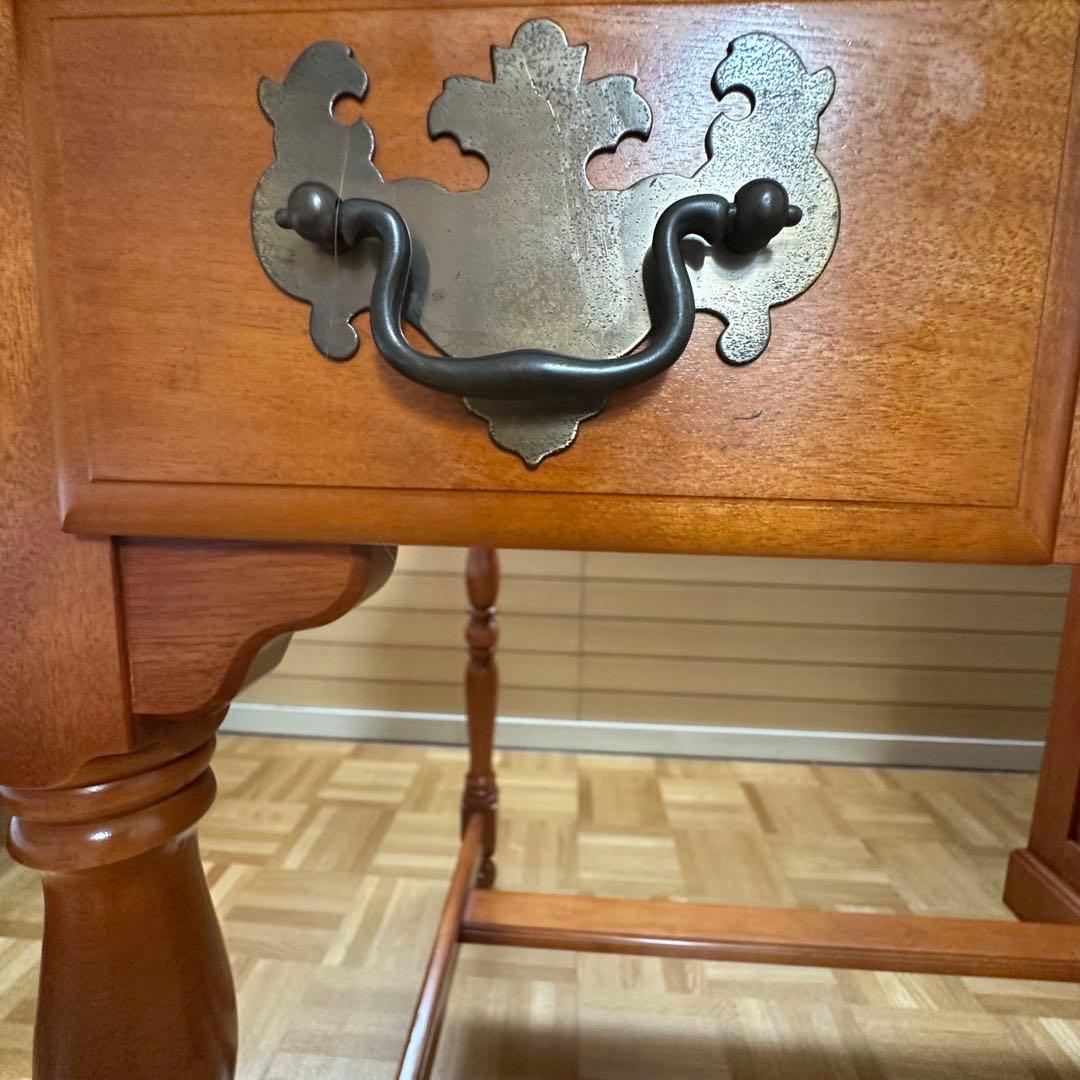 横浜クラシック家具ダニエル　樺桜片袖机