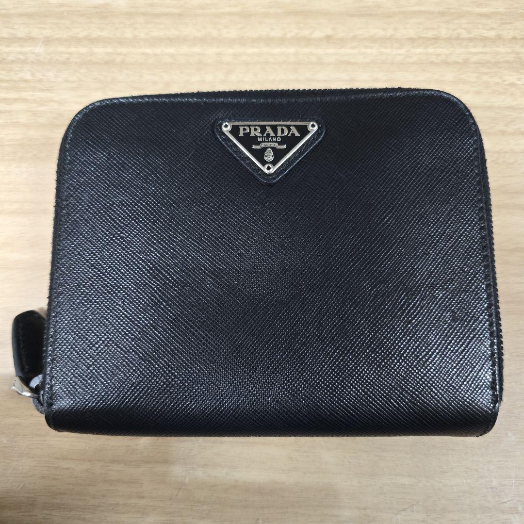 PRADA　サフィアーノレザー　2つ折　ラウンドファスナー