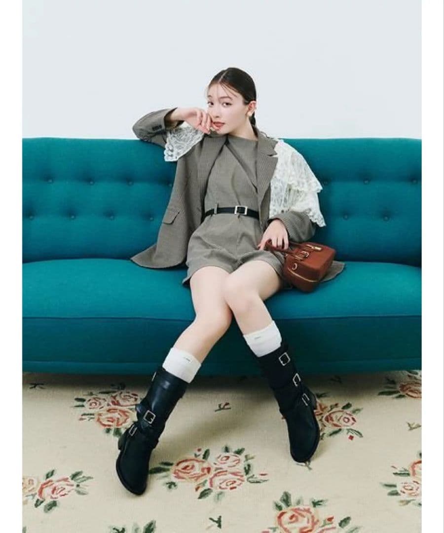 【極美品】ベルト付きミニロンパース