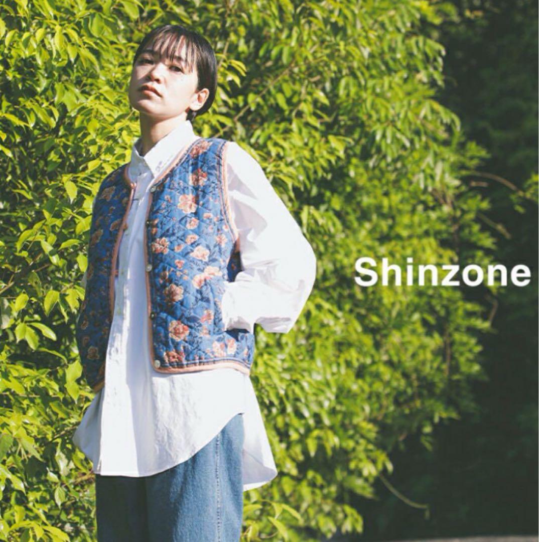 シンゾーン shinzone★キルティング フラワープリント ベスト