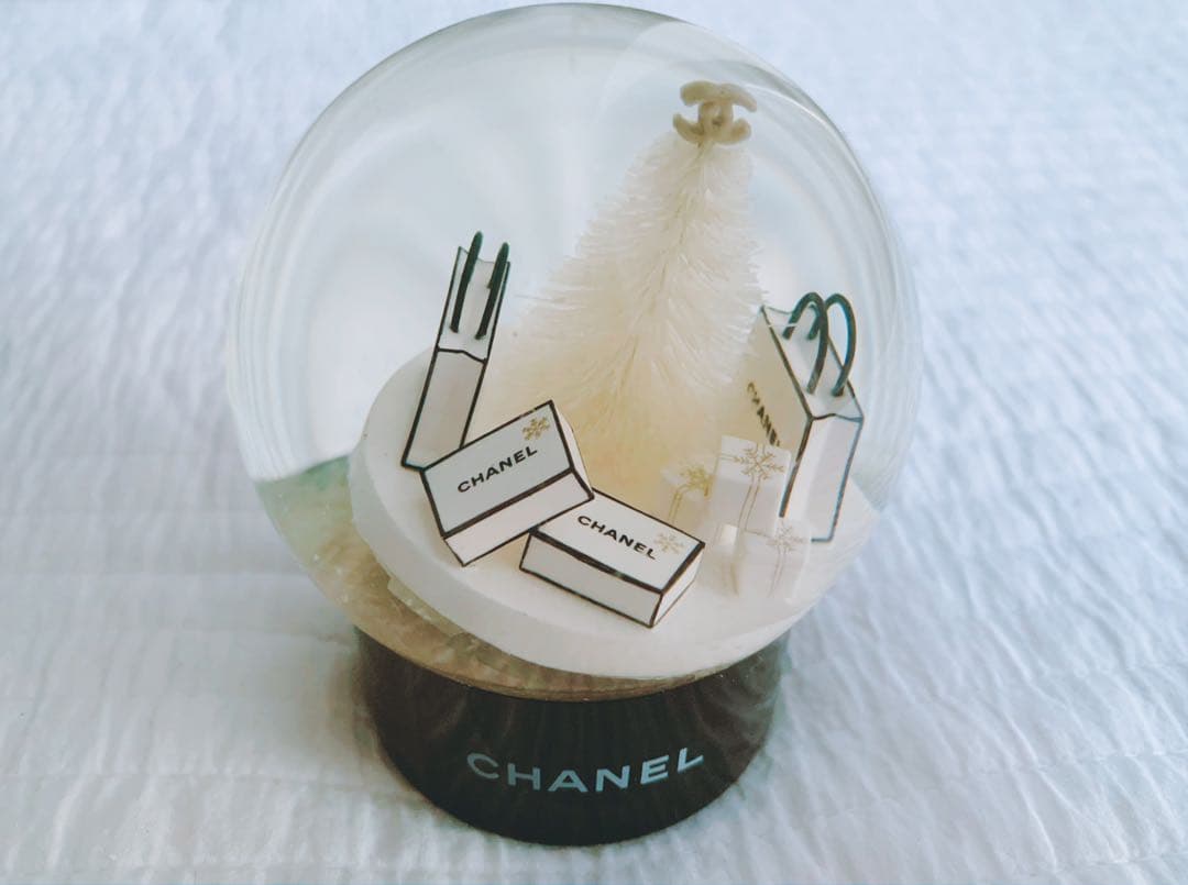 新品 CHANEL スノードーム クリスマスツリー