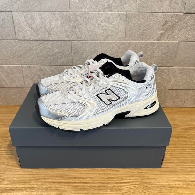 MR530 TA シルバー ホワイト 23.0cm ニューバランス