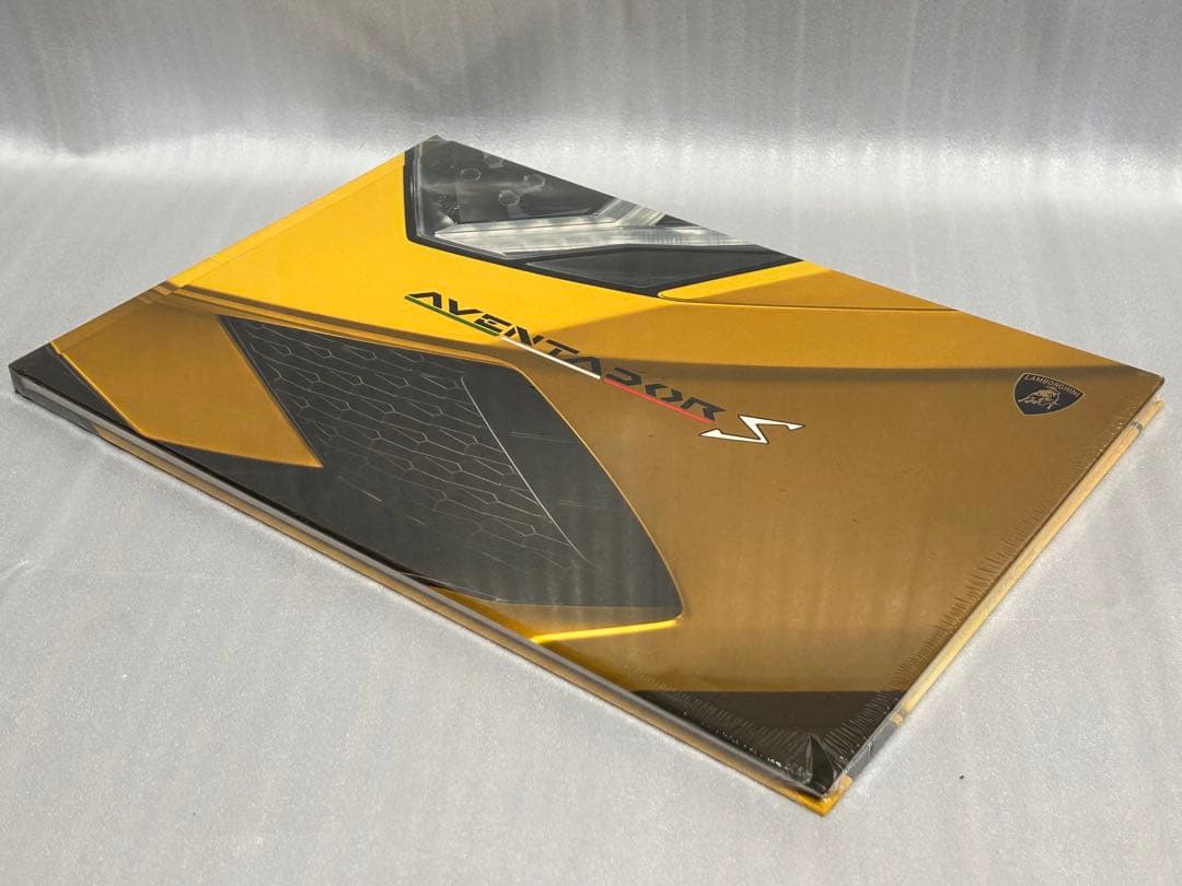 【未開封】ランボルギーニ アヴェンタドール S カタログ